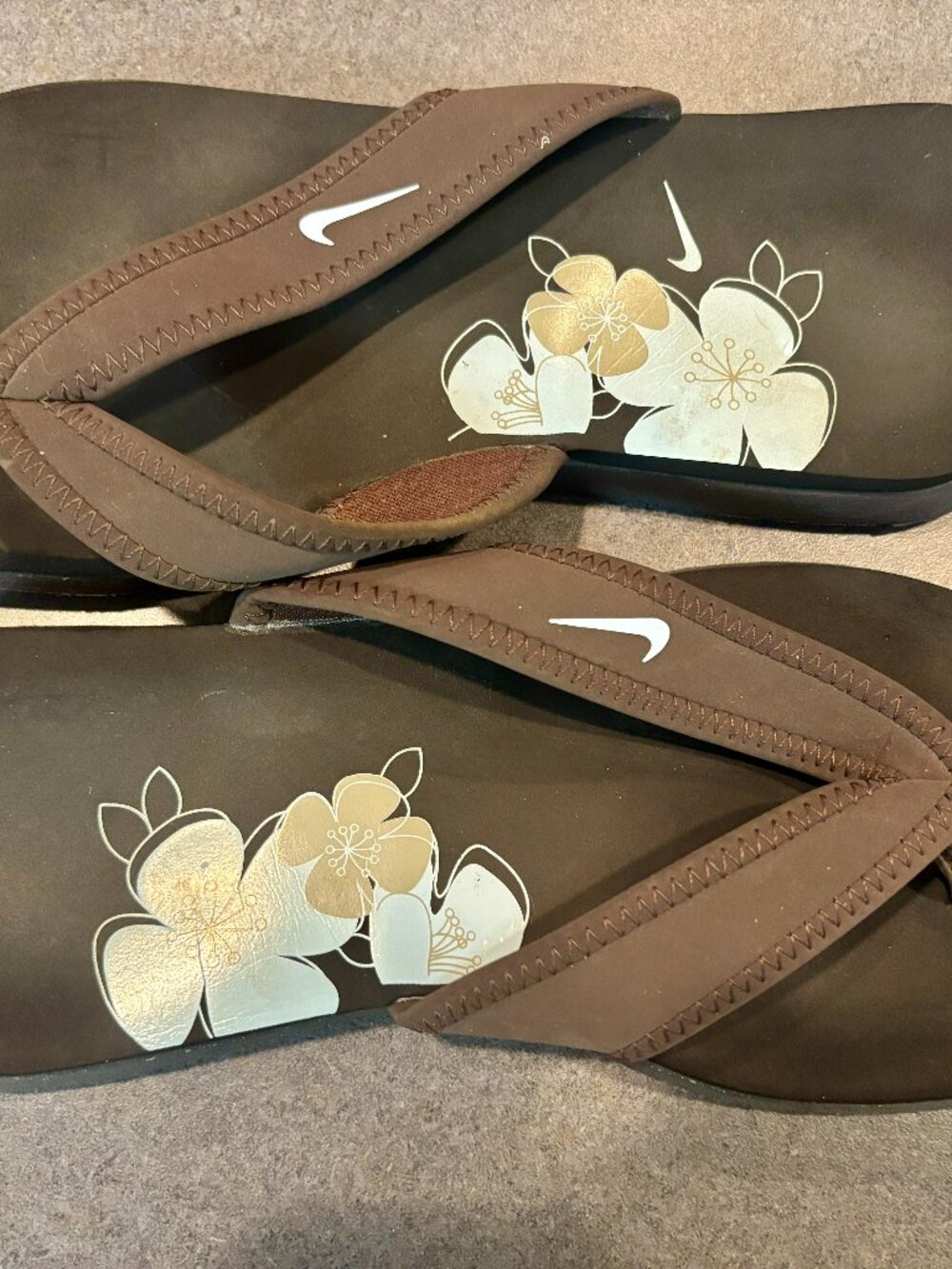 ~~Nike Celso Flip Flop Sandals Women's M 7/W8 Brown Floral Pool